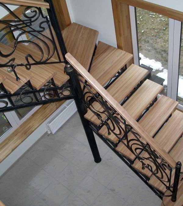 Комбинированная металлическая лестница